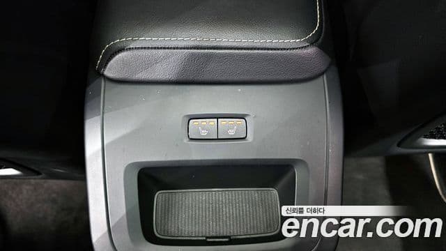 Volvo XC60 2020 — ფოტო 19/20