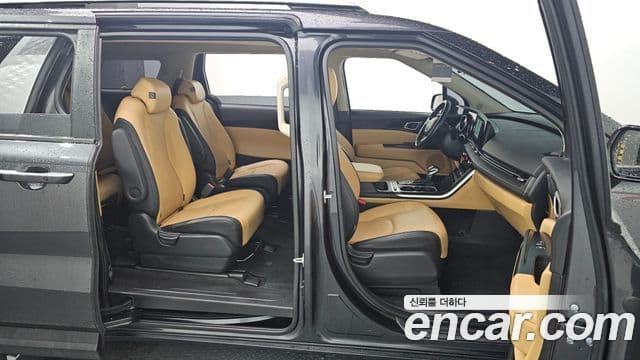 Kia Carnival 2022 — Photo 17/20