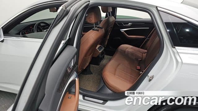 Audi A6 2021 — Şəkil 13/20