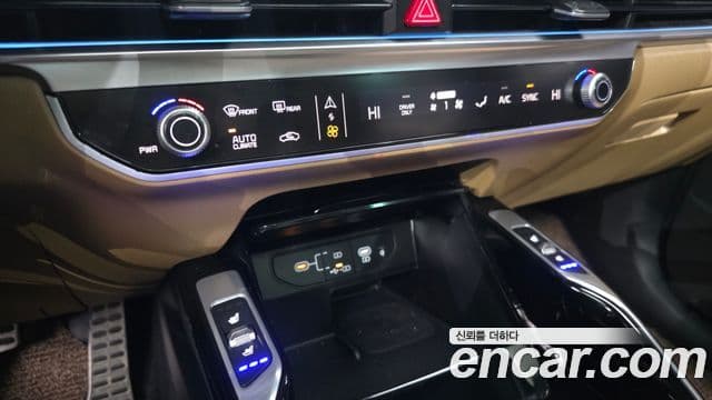 Kia Sorento 2023 — Şəkil 16/20