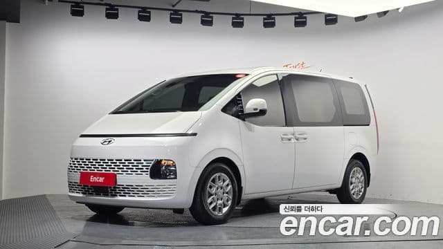 Hyundai Staria 2023 — Photo 12/20