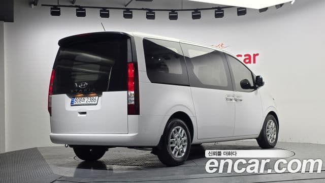 Hyundai Staria 2023 — Photo 20/20