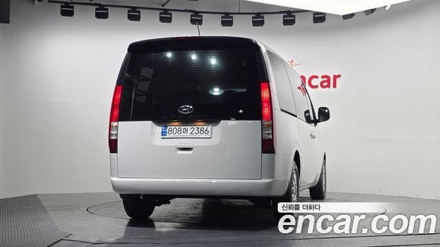 Hyundai Staria 2023 — Photo 19/20