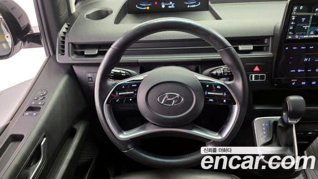 Hyundai Staria 2023 — Photo 16/20