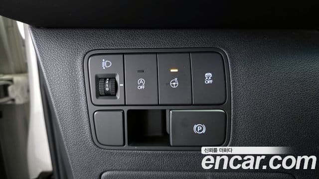 Hyundai Staria 2023 — Photo 1/20