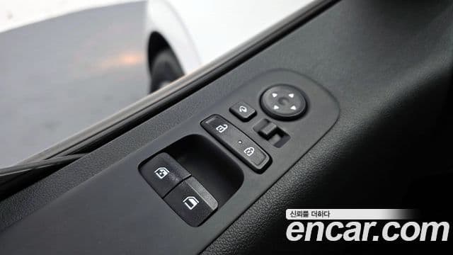 Hyundai Staria 2023 — Photo 8/20