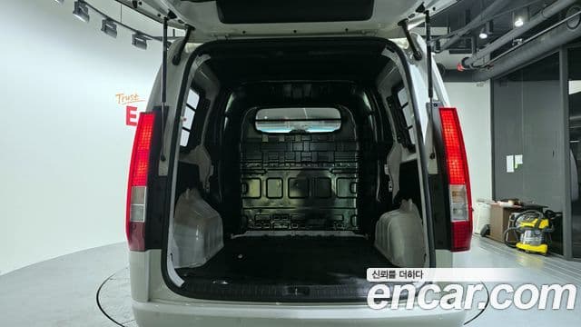Hyundai Staria 2023 — Photo 4/20