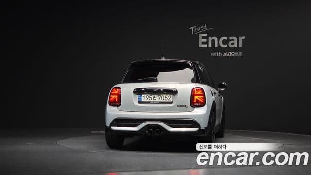 Mini Cooper S 2021 — ფოტო 4/20