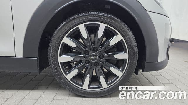 Mini Cooper S 2021 — ფოტო 5/20