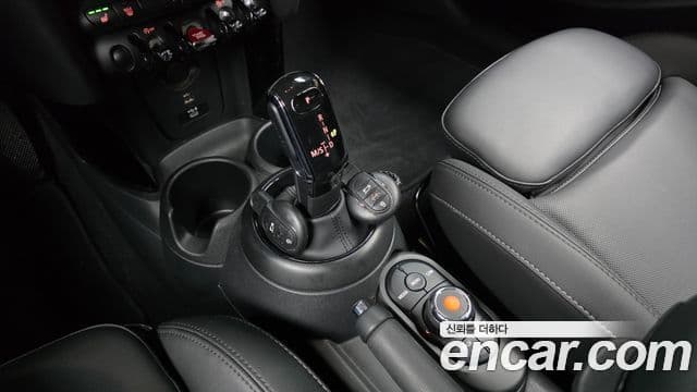 Mini Cooper S 2021 — ფოტო 9/20