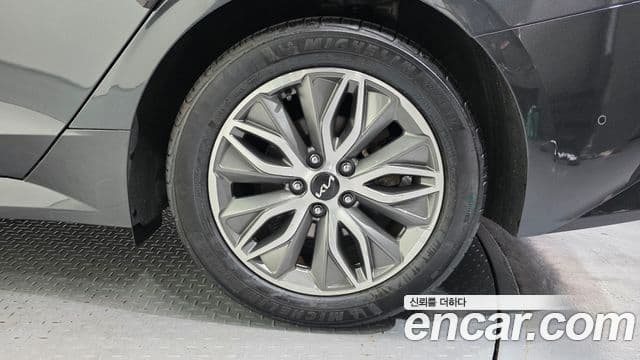 Kia K5 2021 — ფოტო 5/20
