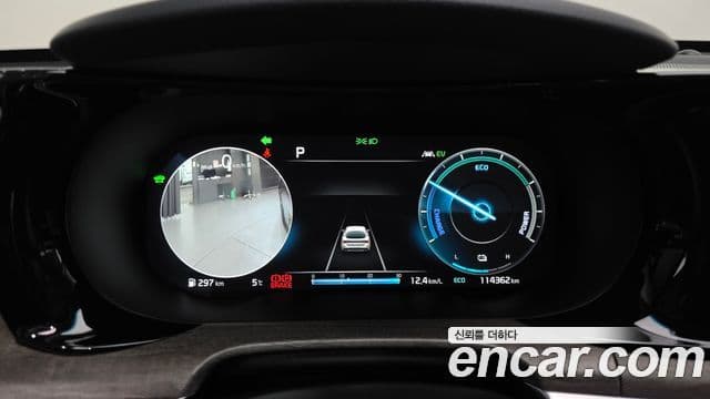 Kia K5 2021 — ფოტო 8/20