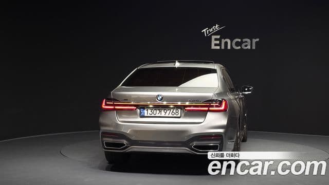 BMW 7 Series 2019 — Фото 4/20