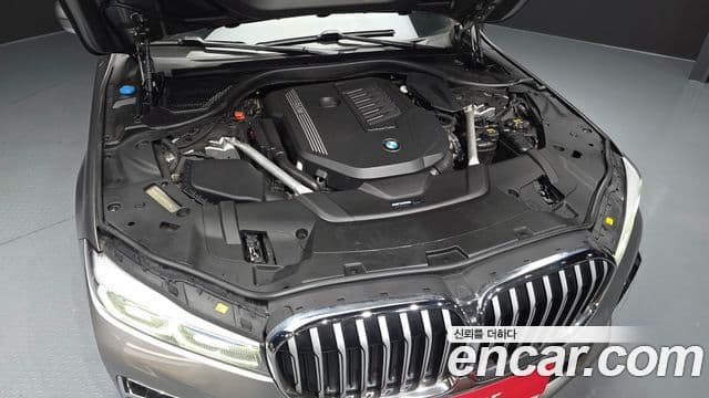 BMW 7 Series 2019 — Фото 6/20