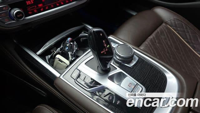 BMW 7 Series 2019 — Фото 9/20
