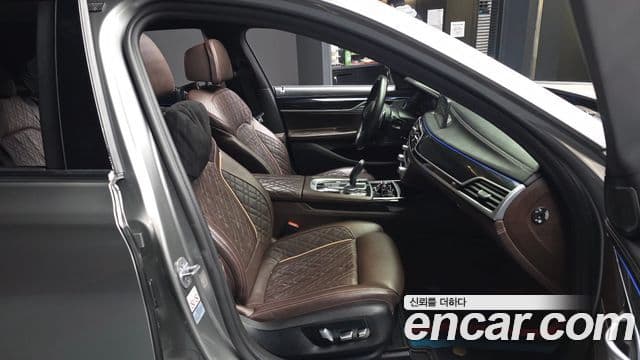 BMW 7 Series 2019 — Фото 11/20