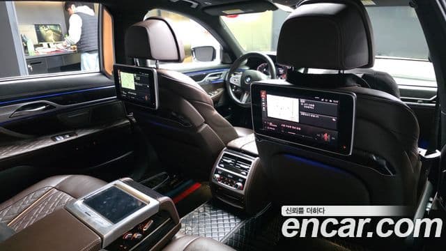 BMW 7 Series 2019 — Фото 18/20