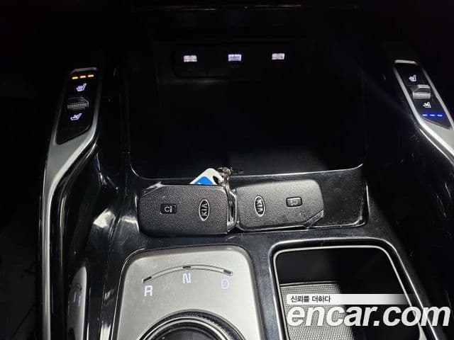 Kia Sorento 2020 — ფოტო 19/20