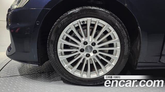 Audi A6 2021 — ფოტო 5/20