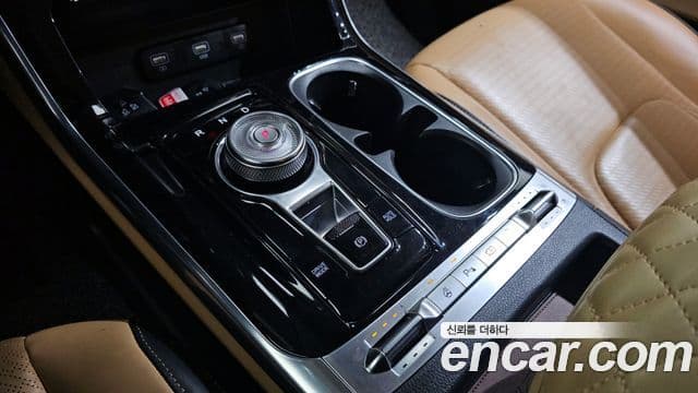 Kia Carnival 2020 — фото 9 из 20