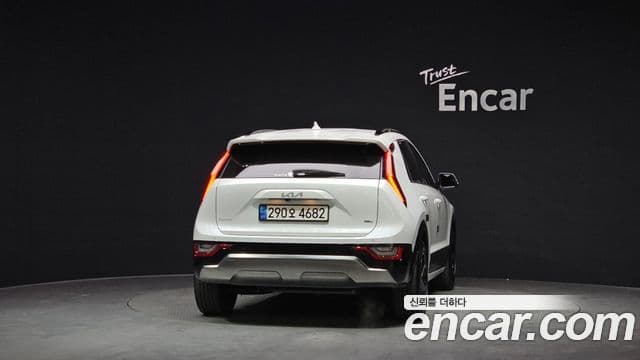 Kia Niro 2022 — ფოტო 4/20
