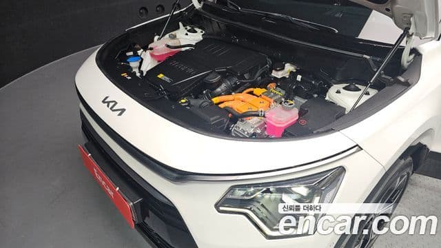 Kia Niro 2022 — ფოტო 6/20