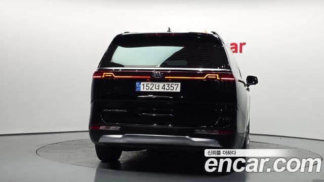 Kia Carnival 2021 — ფოტო 3/20