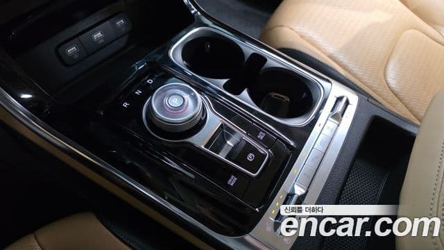 Kia Carnival 2021 — ფოტო 7/20