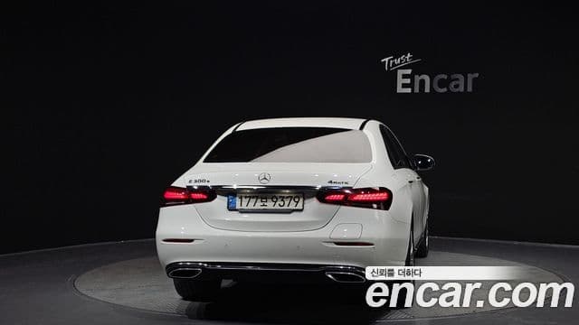 Mercedes-Benz E-Class 2022 — Şəkil 9/20