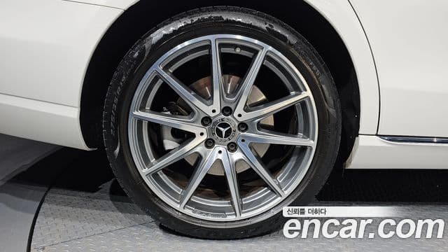 Mercedes-Benz E-Class 2022 — Şəkil 14/20