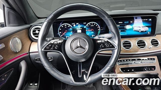 Mercedes-Benz E-Class 2022 — Şəkil 19/20