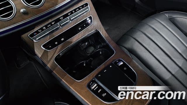 Mercedes-Benz E-Class 2022 — Şəkil 10/20