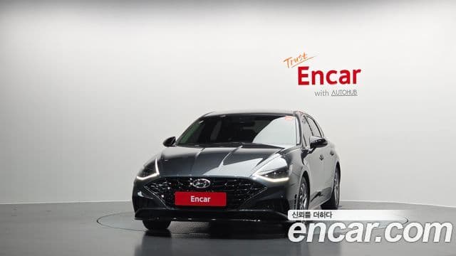 Hyundai Sonata Hybrid 2022 — Photo 16/20