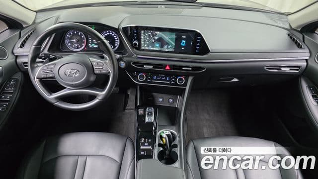 Hyundai Sonata Hybrid 2022 — Photo 1/20