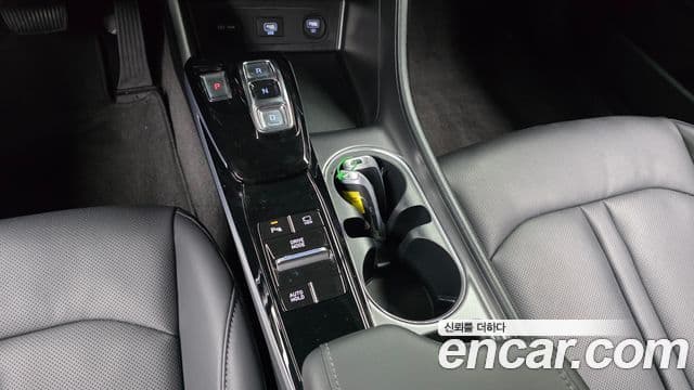 Hyundai Sonata Hybrid 2022 — Photo 15/20