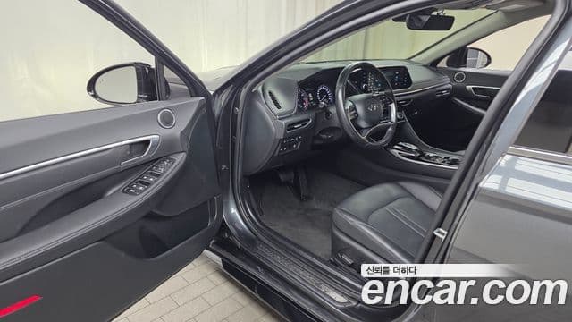 Hyundai Sonata Hybrid 2022 — Photo 10/20