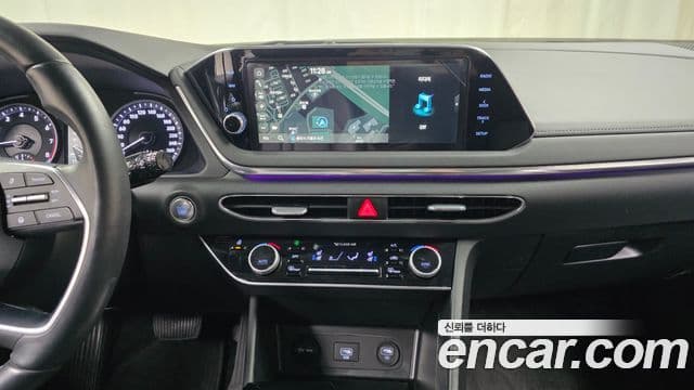 Hyundai Sonata Hybrid 2022 — Photo 12/20