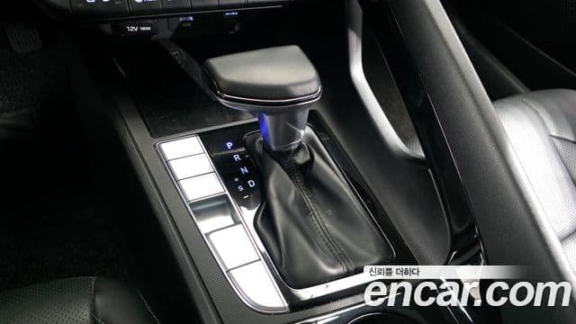 Hyundai The New Avante Hybrid 2020 — Photo 3/20