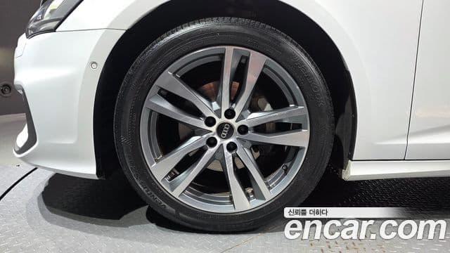 Audi A6 2022 — ფოტო 4/20