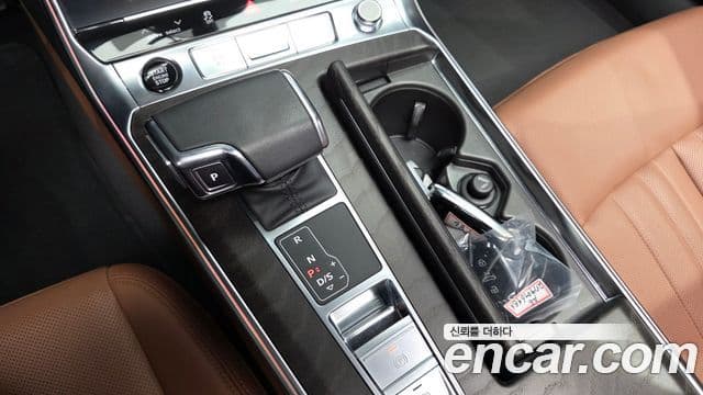 Audi A6 2022 — ფოტო 7/20