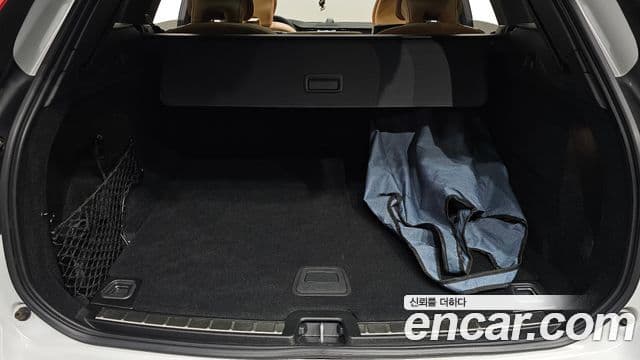 Volvo XC60 2022 — ფოტო 20/20