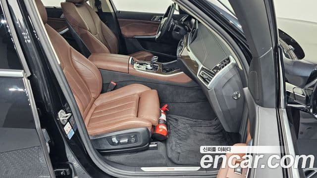 BMW X5 2022 — ფოტო 8/20