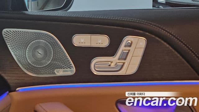 Mercedes-Benz GLE-Class 2025 — Photo 6/20