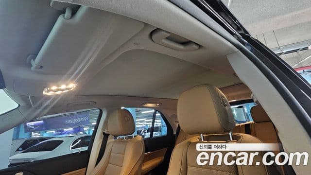 Mercedes-Benz GLE-Class 2025 — Photo 10/20