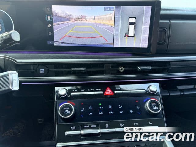 Hyundai Santa Fe 2023 — ფოტო 13/20