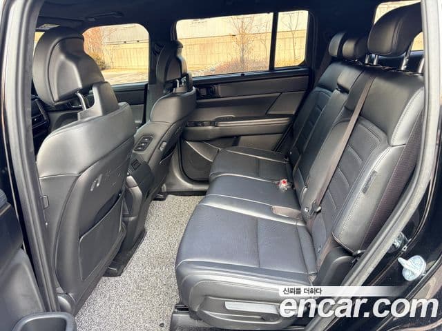 Hyundai Santa Fe 2023 — ფოტო 15/20