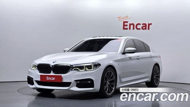 BMW 5 Series 2018 — Şəkil 1/20