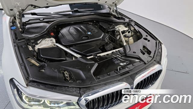 BMW 5 Series 2018 — Şəkil 6/20