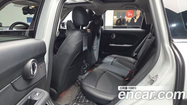 Mini Cooper S Clubman 2021 — Фото 13/20