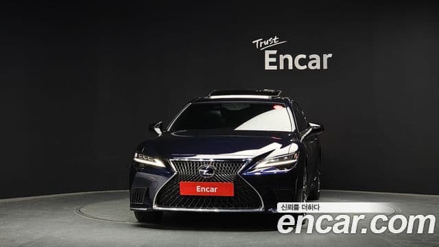 Lexus LS500h 2022 — Фото 3/20